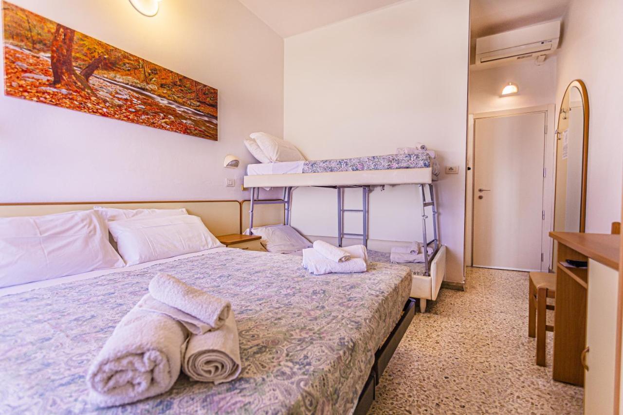 Hotel Continental Bellaria-Igea Marina Exterior photo