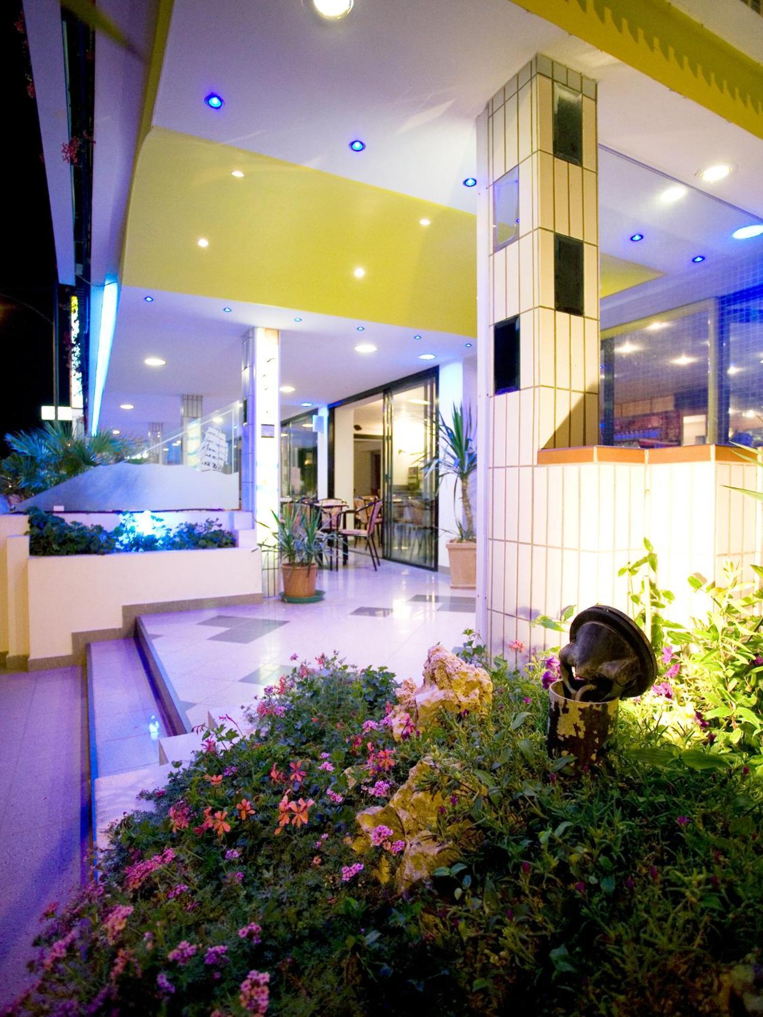 Hotel Continental Bellaria-Igea Marina Exterior photo